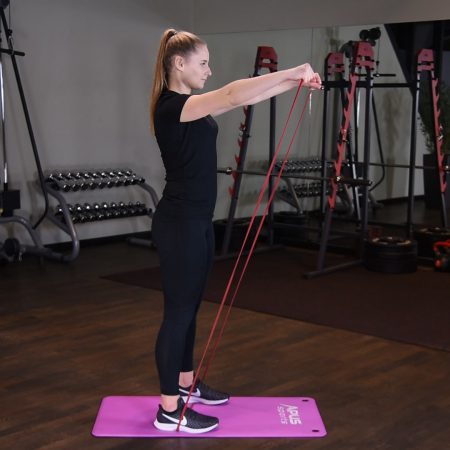 Wznosy ramion w przód z gumą power band w staniu