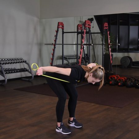 Odwrotne rozpiętki w opadzie tułowia z gumą power band