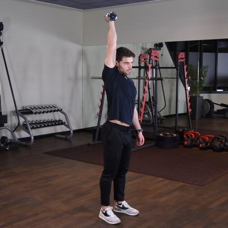 Prostowanie ramienia za głową w staniu z hantlą