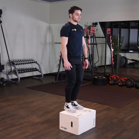 Przysiad z wyskokiem na podwyższenie - just be fit