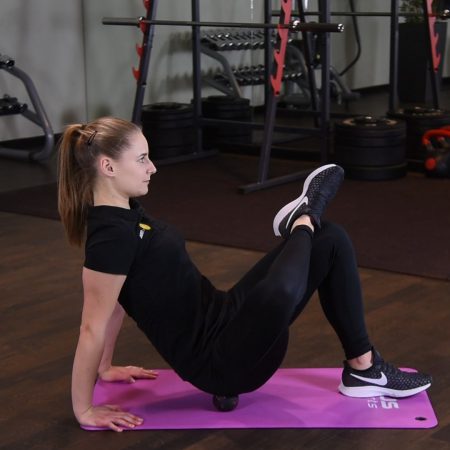 Rolowanie pośladka piłeczką poziomo