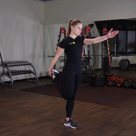 Rozciąganie przodu uda w staniu - just be fit