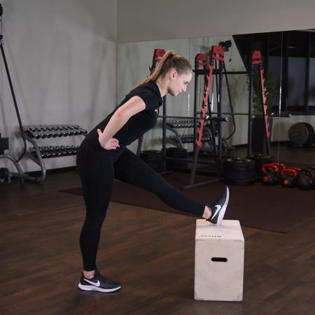 Rozciąganie tyłu uda z nogą na podwyższeniu just be fit