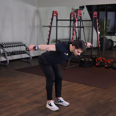 Unoszenie hantli bokiem w opadzie tułowia - just be fit