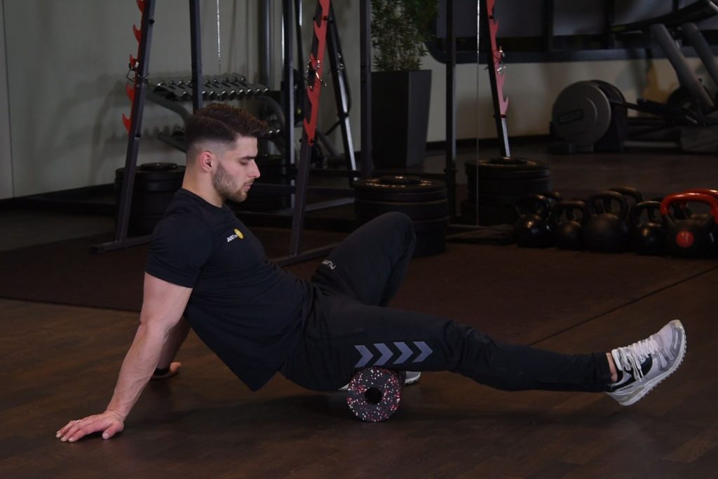 Rolowanie tyłu uda - just be fit